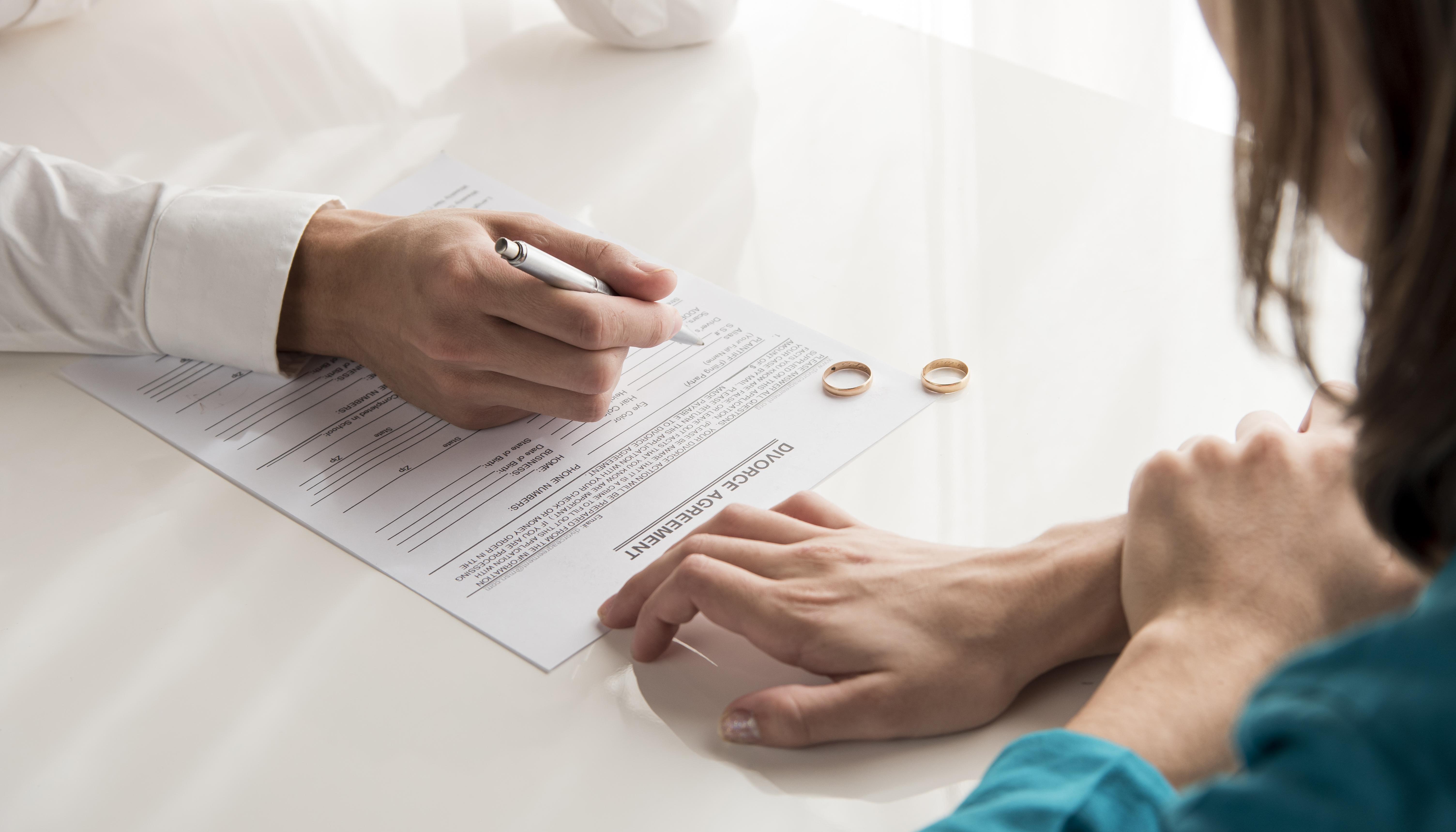 Pension alimentaire, prestation compensatoire, pension de réversion : de quoi parle-t-on ?